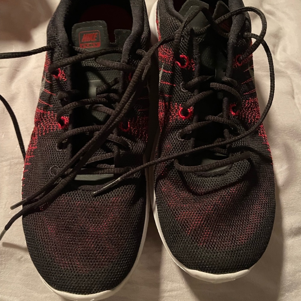 Nike Flex Fury tennis shoes